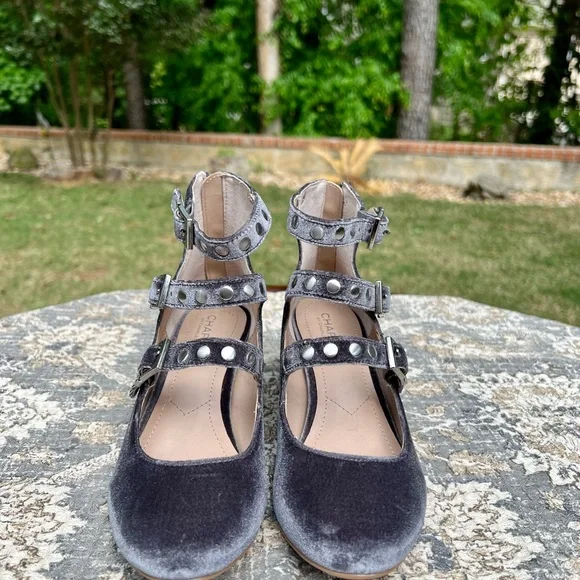 NIB Gorgeous Silver/Slate Grey Three Strap Pump - Size 6 - Picture 8 of 11